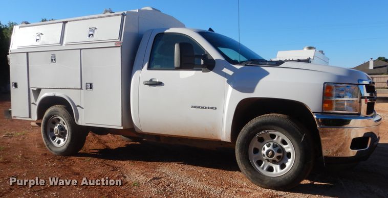 image for item HS9645 2012 Chevrolet Silverado 3500HD  utility bed pickup truck