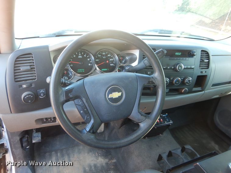 image for item HS9645 2012 Chevrolet Silverado 3500HD  utility bed pickup truck