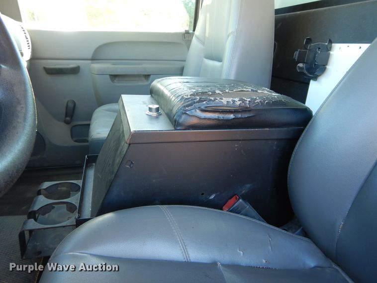 image for item HS9645 2012 Chevrolet Silverado 3500HD  utility bed pickup truck