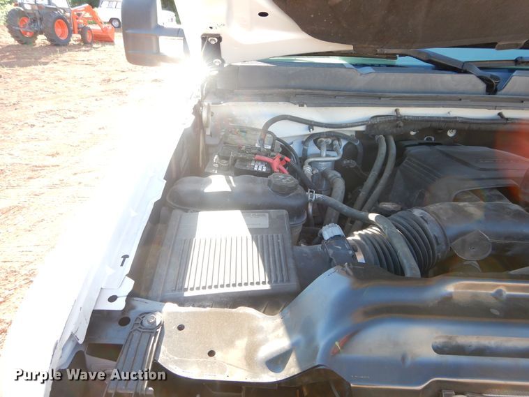 image for item HS9645 2012 Chevrolet Silverado 3500HD  utility bed pickup truck