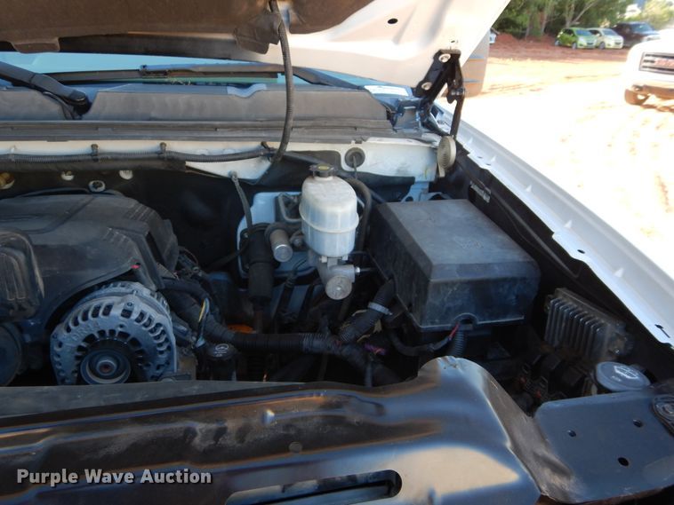 image for item HS9645 2012 Chevrolet Silverado 3500HD  utility bed pickup truck