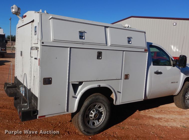 image for item HS9645 2012 Chevrolet Silverado 3500HD  utility bed pickup truck