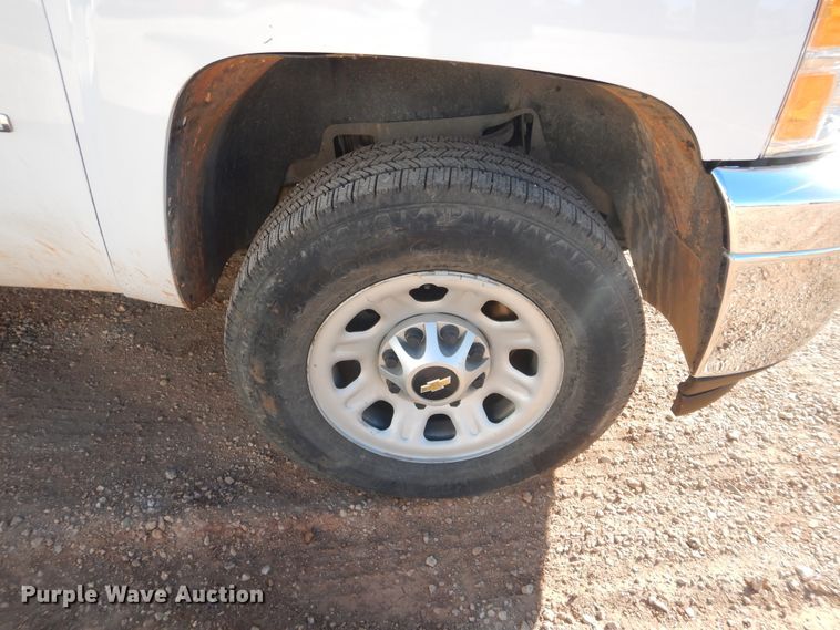 image for item HS9645 2012 Chevrolet Silverado 3500HD  utility bed pickup truck