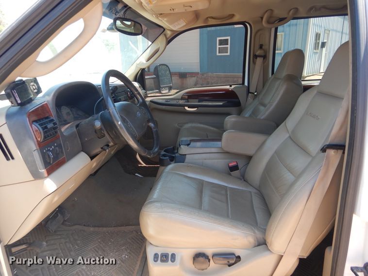 image for item HS9691 2005 Ford F350 Super Duty  Crew Cab flatbed pickup truck