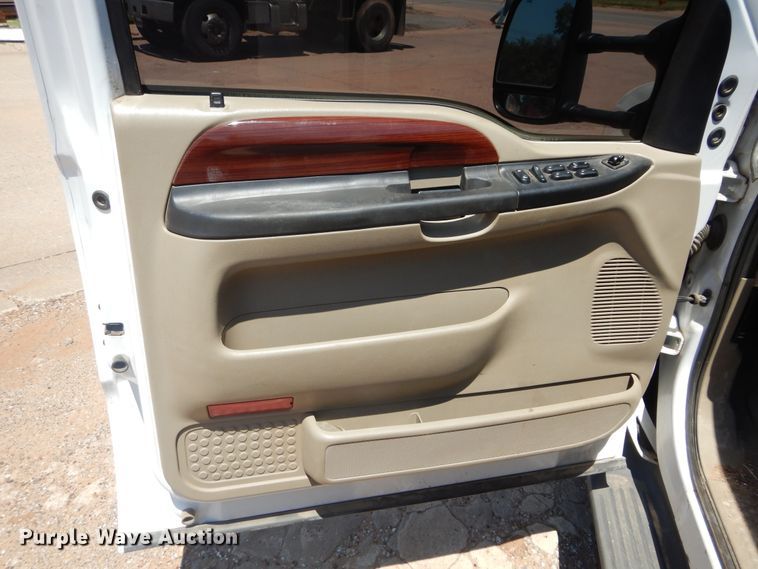 image for item HS9691 2005 Ford F350 Super Duty  Crew Cab flatbed pickup truck