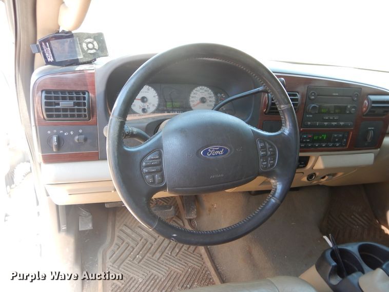 image for item HS9691 2005 Ford F350 Super Duty  Crew Cab flatbed pickup truck