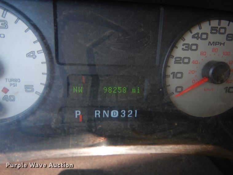 image for item HS9691 2005 Ford F350 Super Duty  Crew Cab flatbed pickup truck