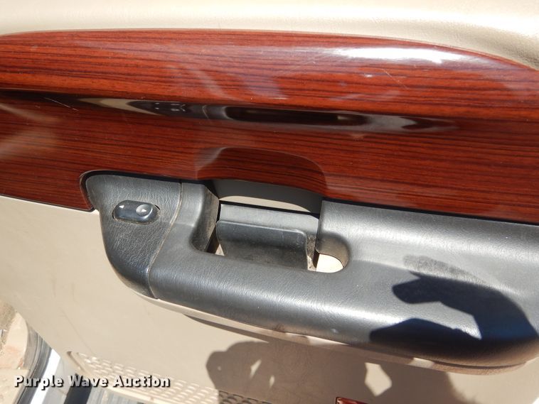 image for item HS9691 2005 Ford F350 Super Duty  Crew Cab flatbed pickup truck