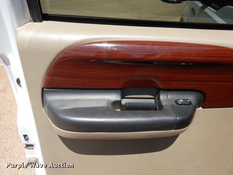 image for item HS9691 2005 Ford F350 Super Duty  Crew Cab flatbed pickup truck