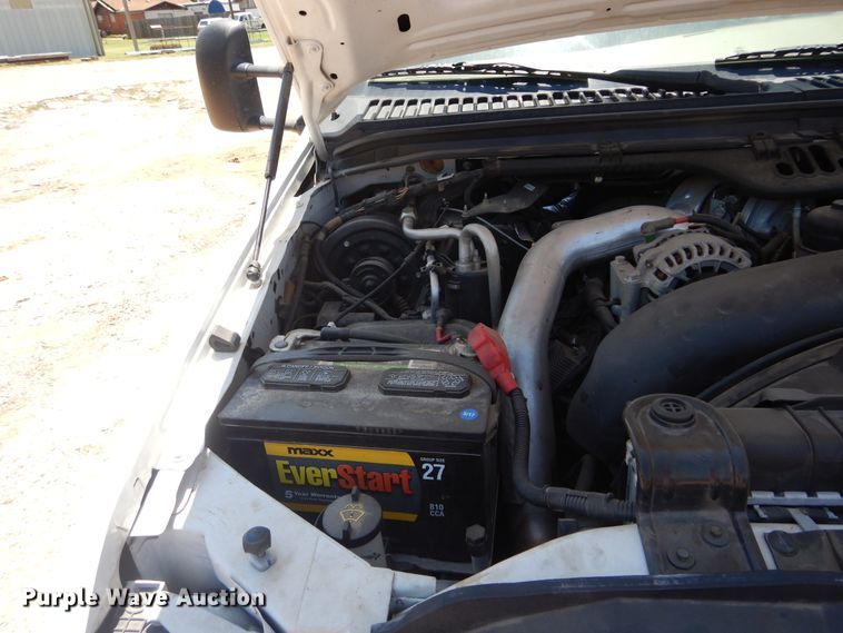 image for item HS9691 2005 Ford F350 Super Duty  Crew Cab flatbed pickup truck