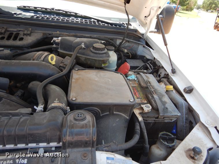 image for item HS9691 2005 Ford F350 Super Duty  Crew Cab flatbed pickup truck