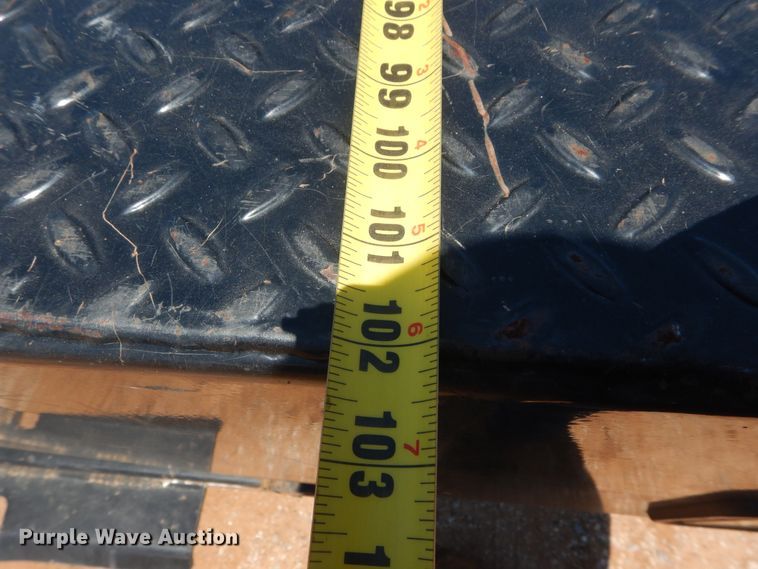 image for item HS9691 2005 Ford F350 Super Duty  Crew Cab flatbed pickup truck