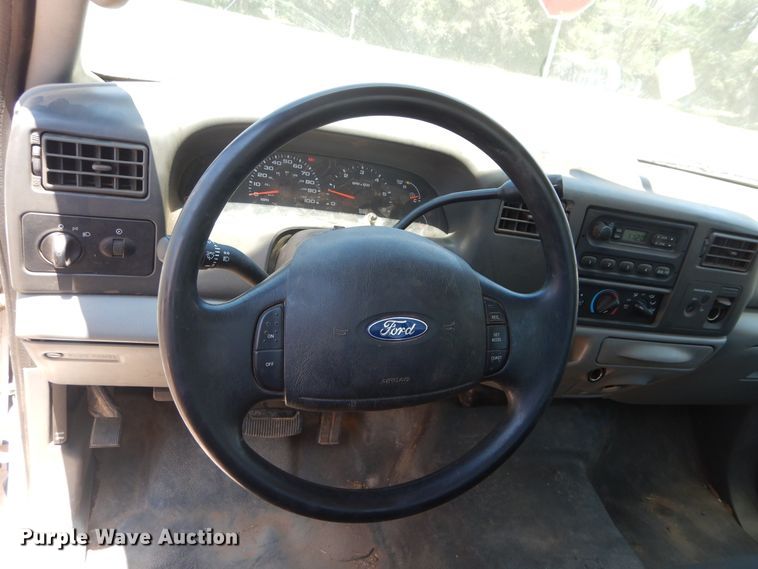 image for item HS9694 2003 Ford F250 Super Duty  flatbed pickup truck