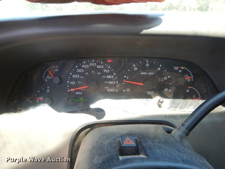 image for item HS9694 2003 Ford F250 Super Duty  flatbed pickup truck