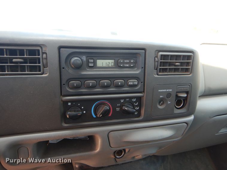 image for item HS9694 2003 Ford F250 Super Duty  flatbed pickup truck