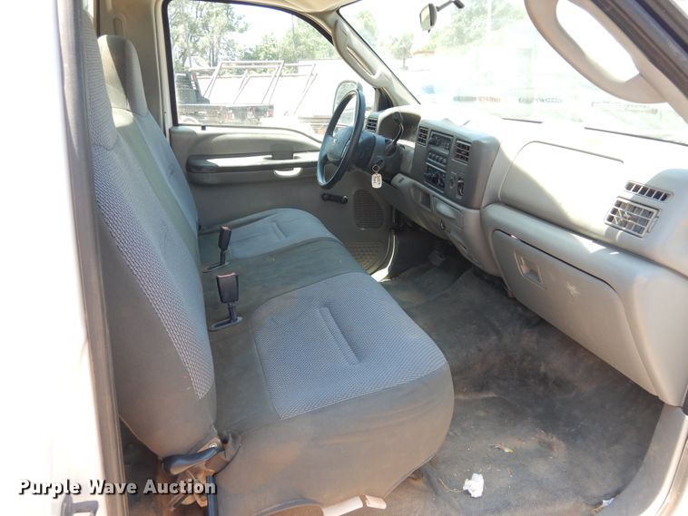 image for item HS9694 2003 Ford F250 Super Duty  flatbed pickup truck