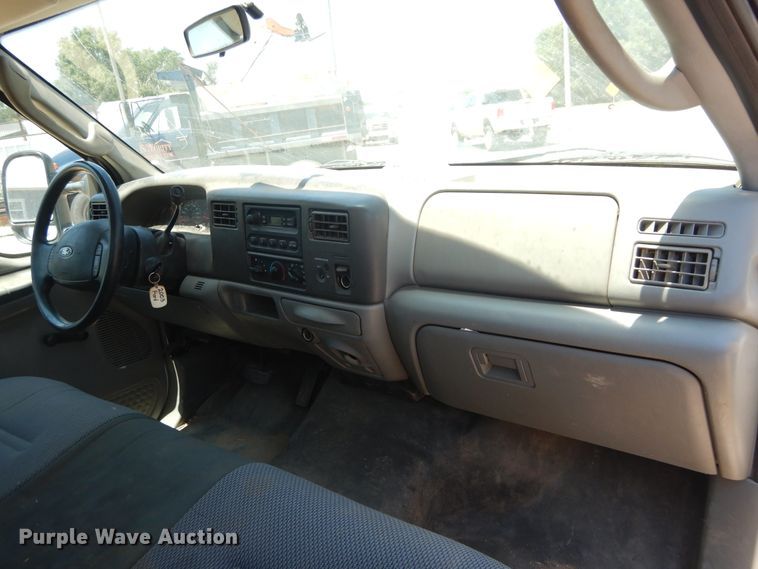 image for item HS9694 2003 Ford F250 Super Duty  flatbed pickup truck