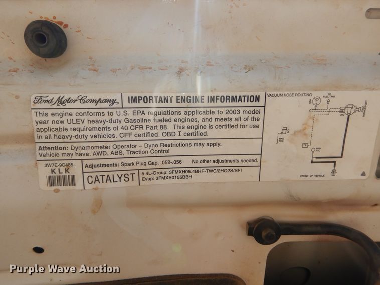 image for item HS9694 2003 Ford F250 Super Duty  flatbed pickup truck