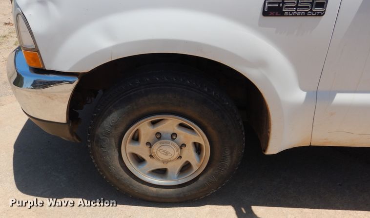 image for item HS9694 2003 Ford F250 Super Duty  flatbed pickup truck