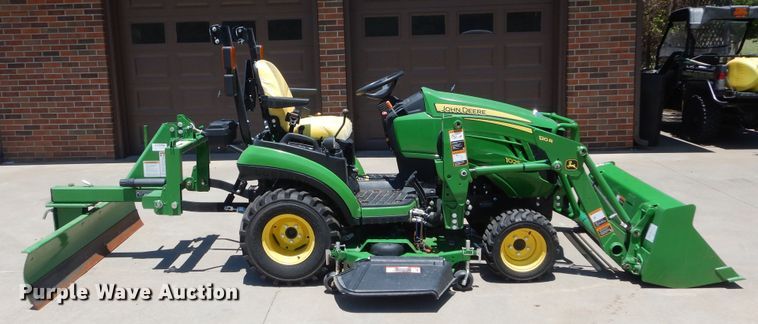 image for item HS9696 John Deere 1025R  tractor