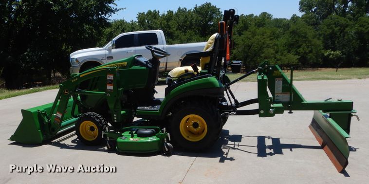 image for item HS9696 John Deere 1025R  tractor