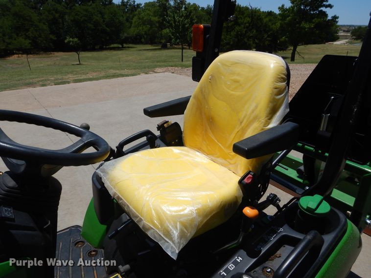 image for item HS9696 John Deere 1025R  tractor