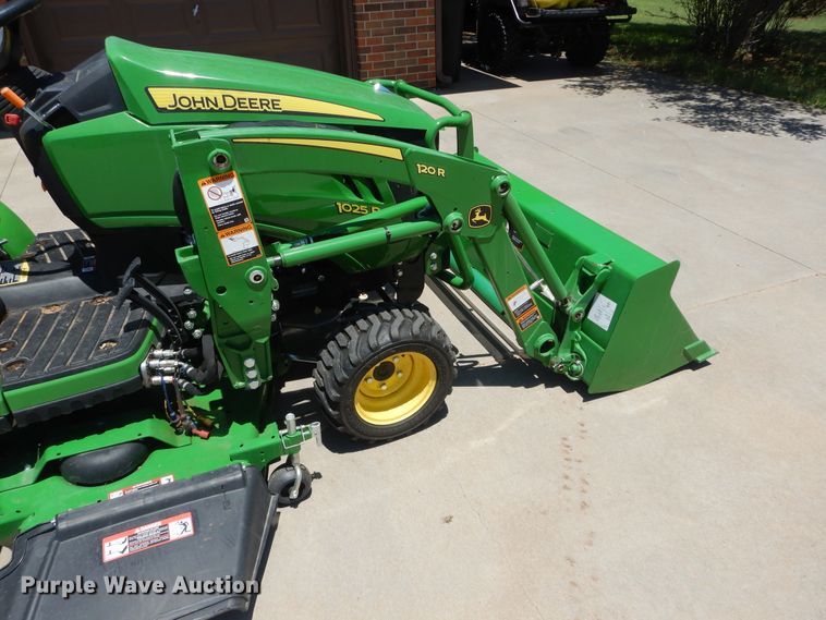 image for item HS9696 John Deere 1025R  tractor