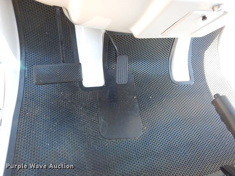 image for item HS9697 2009 Chrysler GEM  utility vehicle