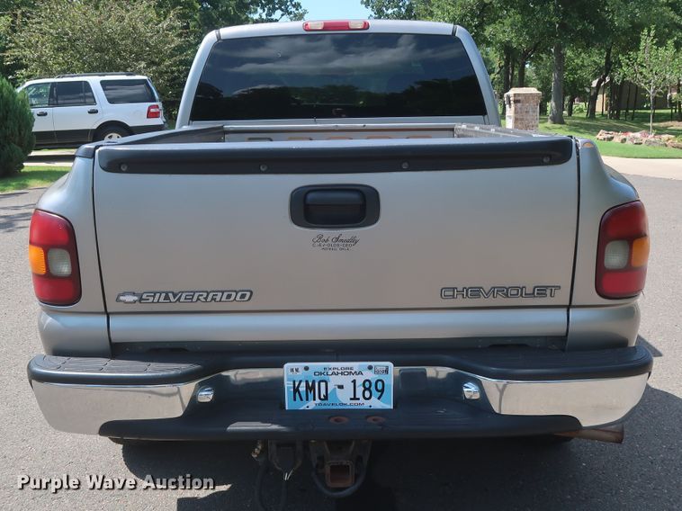 image for item HT9519 2001 Chevrolet Silverado 1500 LT  Ext. Cab pickup truck