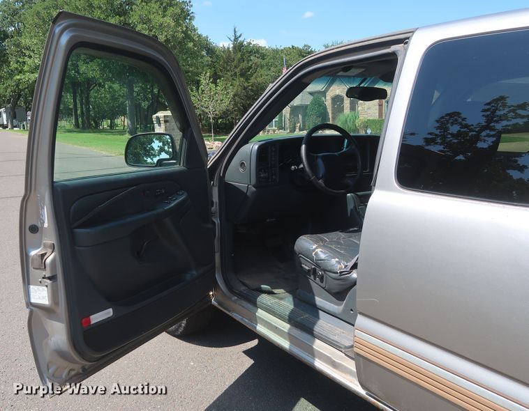 image for item HT9519 2001 Chevrolet Silverado 1500 LT  Ext. Cab pickup truck