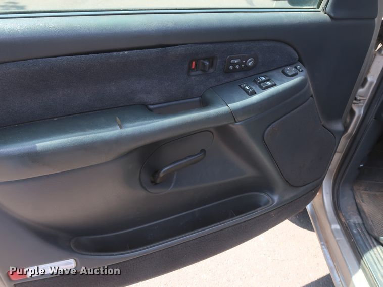 image for item HT9519 2001 Chevrolet Silverado 1500 LT  Ext. Cab pickup truck