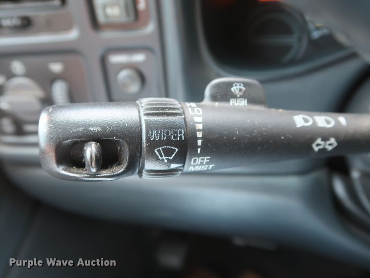 image for item HT9519 2001 Chevrolet Silverado 1500 LT  Ext. Cab pickup truck