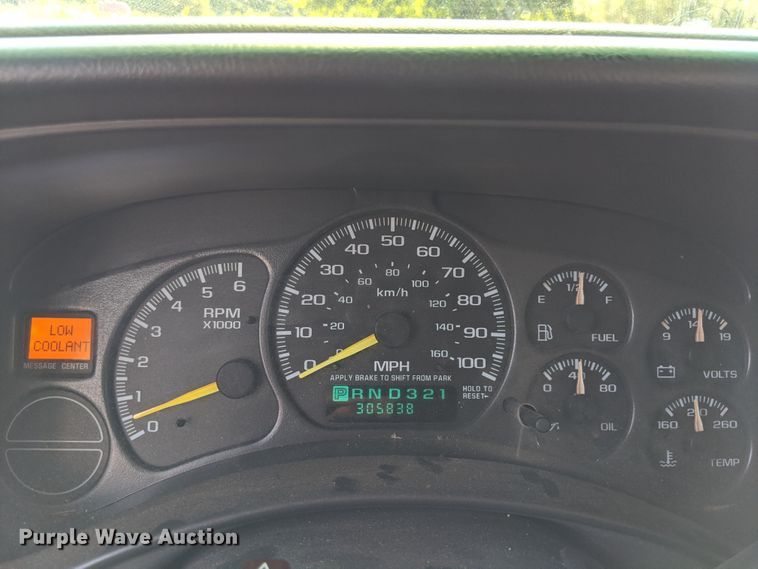 image for item HT9519 2001 Chevrolet Silverado 1500 LT  Ext. Cab pickup truck