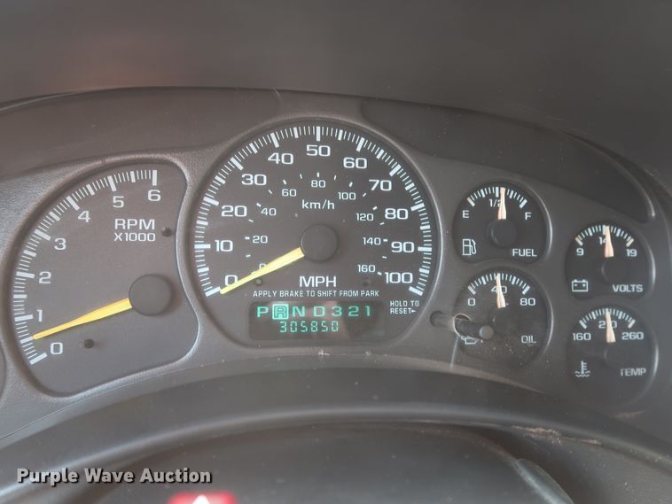 image for item HT9519 2001 Chevrolet Silverado 1500 LT  Ext. Cab pickup truck