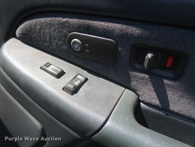 image for item HT9519 2001 Chevrolet Silverado 1500 LT  Ext. Cab pickup truck