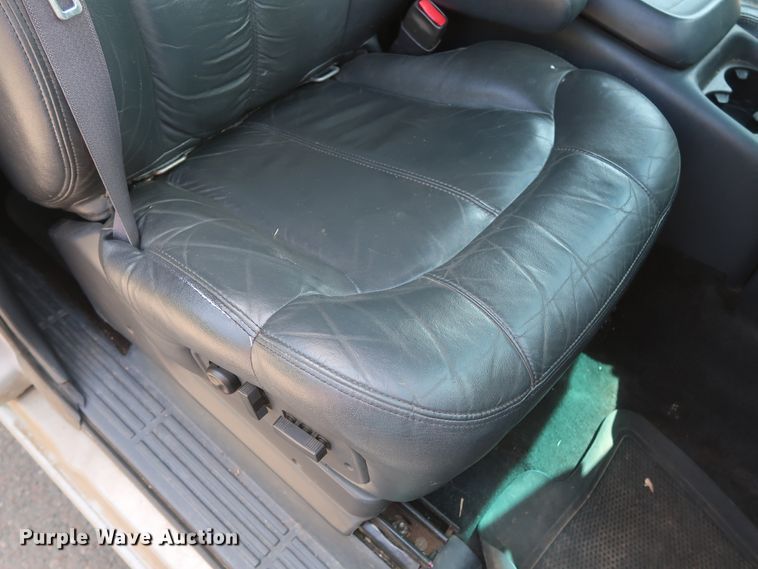 image for item HT9519 2001 Chevrolet Silverado 1500 LT  Ext. Cab pickup truck