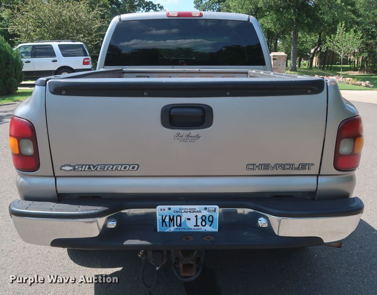 image for item HT9519 2001 Chevrolet Silverado 1500 LT  Ext. Cab pickup truck