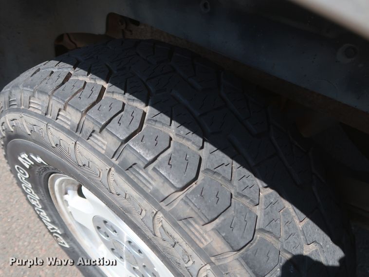 image for item HT9519 2001 Chevrolet Silverado 1500 LT  Ext. Cab pickup truck