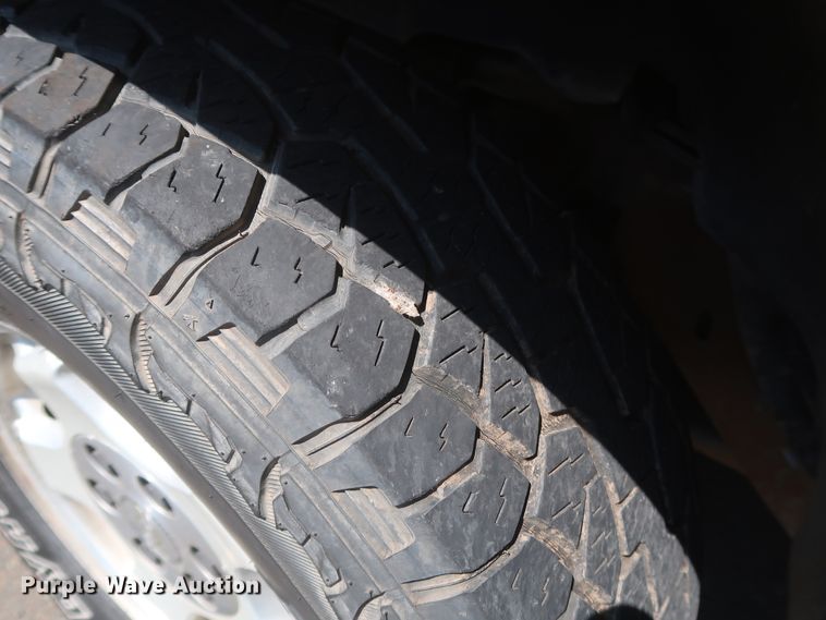 image for item HT9519 2001 Chevrolet Silverado 1500 LT  Ext. Cab pickup truck