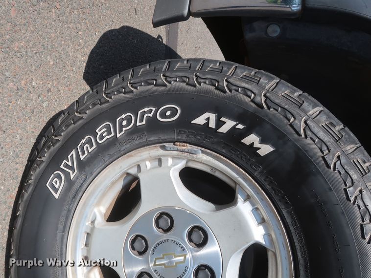 image for item HT9519 2001 Chevrolet Silverado 1500 LT  Ext. Cab pickup truck