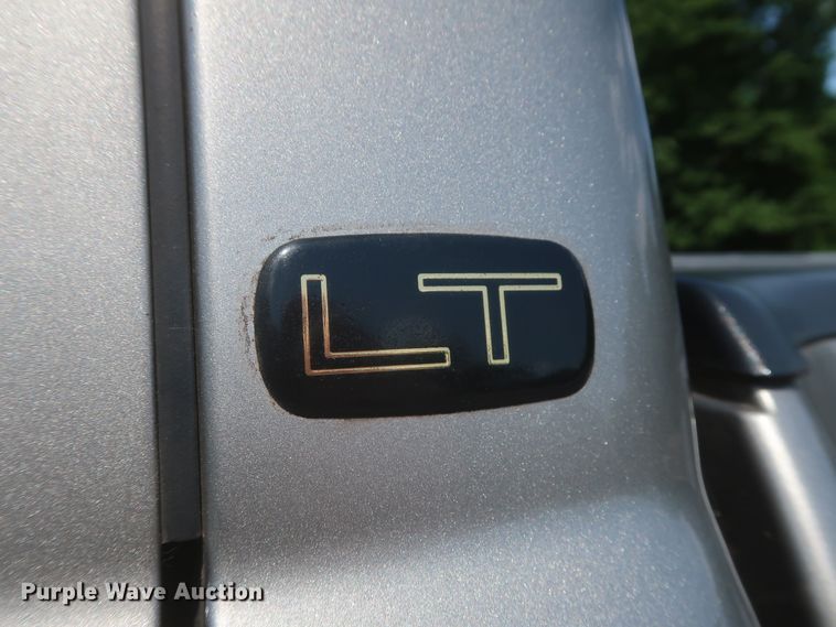 image for item HT9519 2001 Chevrolet Silverado 1500 LT  Ext. Cab pickup truck