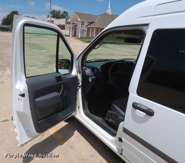 image for item HT9542 2013 Ford Transit Connect  van