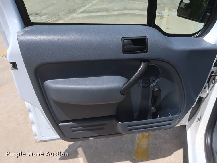 image for item HT9542 2013 Ford Transit Connect  van