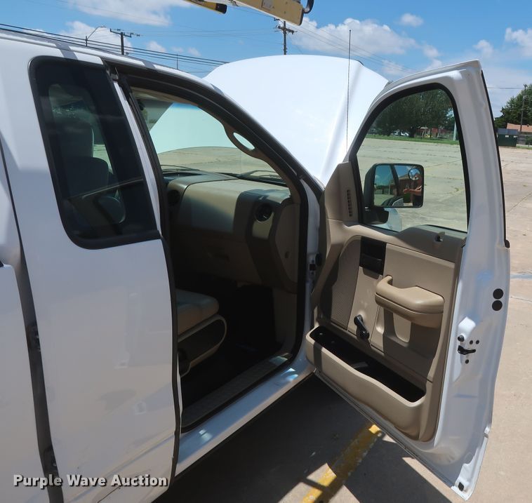 image for item HT9545 2008 Ford F150 XL  pickup truck