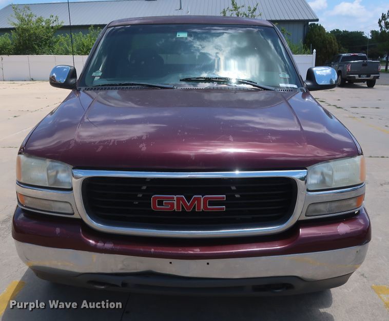 image for item HT9546 2001 GMC Sierra 1500  Ext. Cab pickup truck