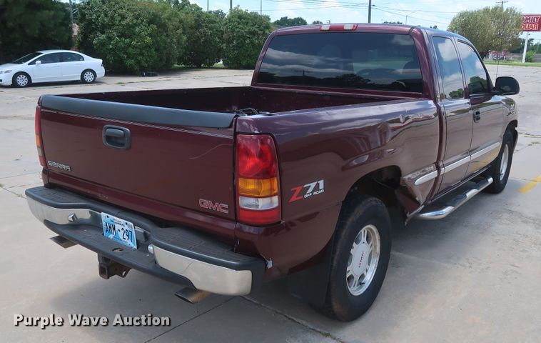 image for item HT9546 2001 GMC Sierra 1500  Ext. Cab pickup truck