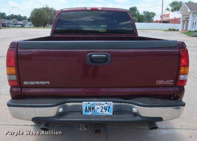 image for item HT9546 2001 GMC Sierra 1500  Ext. Cab pickup truck