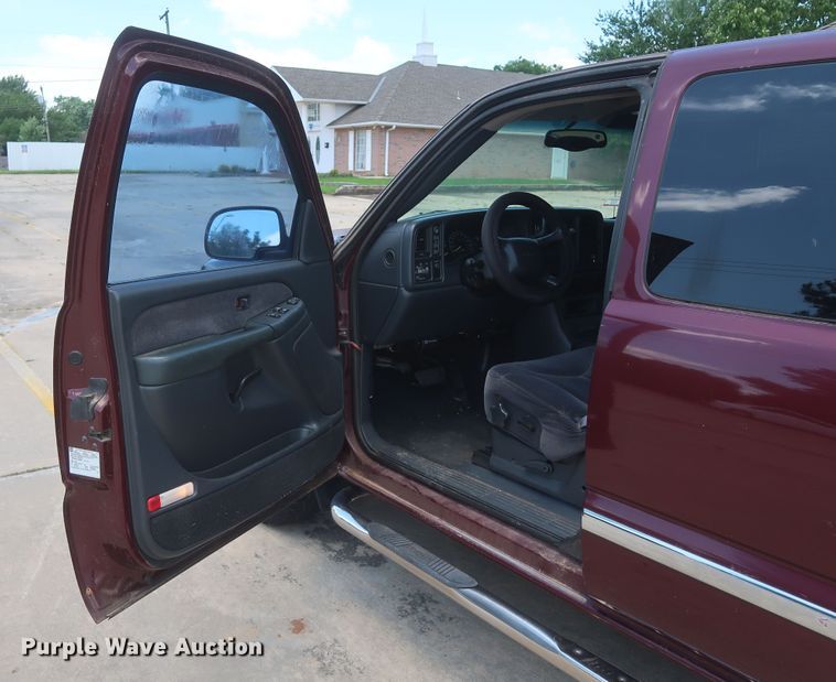 image for item HT9546 2001 GMC Sierra 1500  Ext. Cab pickup truck