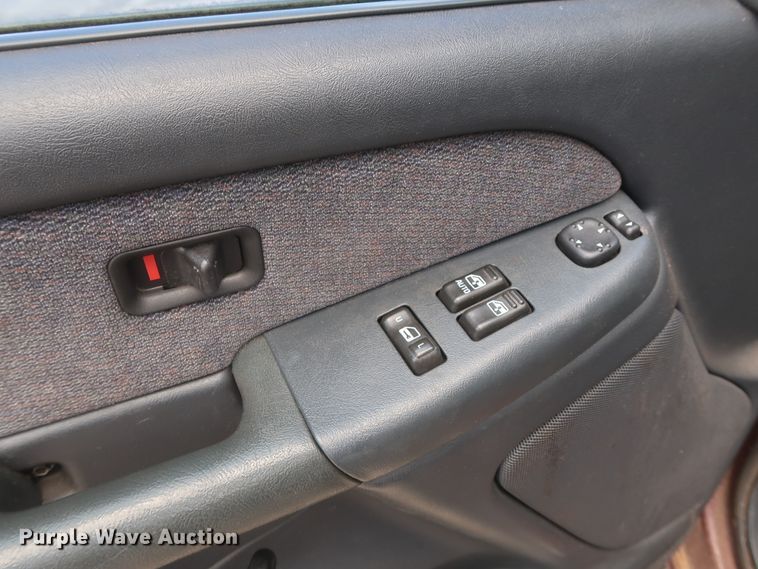 image for item HT9546 2001 GMC Sierra 1500  Ext. Cab pickup truck