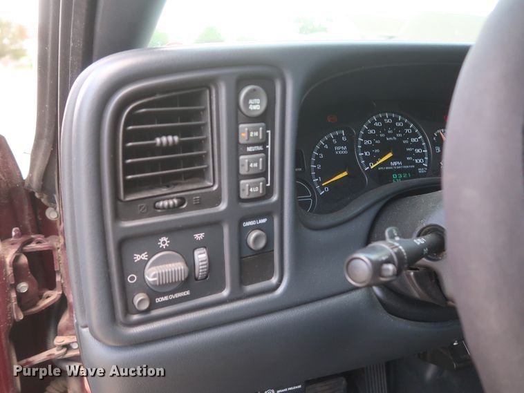 image for item HT9546 2001 GMC Sierra 1500  Ext. Cab pickup truck